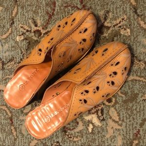 La Pinta Cut Out Spain Euro Comfort Wedge Clogs